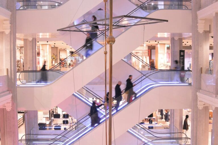 shopping mall cleaning in Singapore