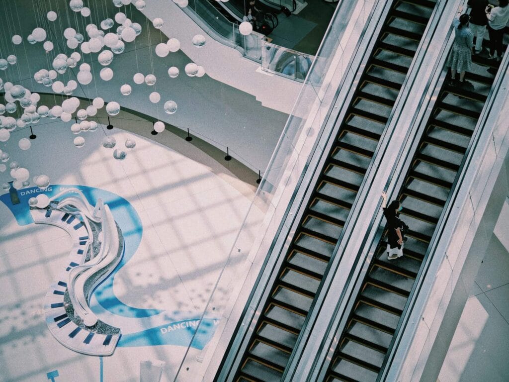 mall escalator cleaning